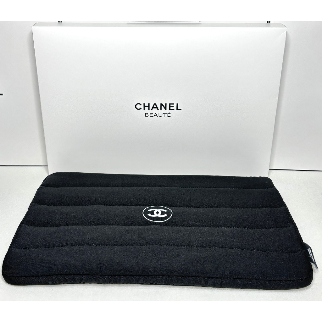 Chanel กระเป๋าชาแนลของแท้💯 กระเป๋าเครื่องสำอางชาแนล Chanel cosmetic bag Chanel Pouch Chanel limited edition Chanel gif