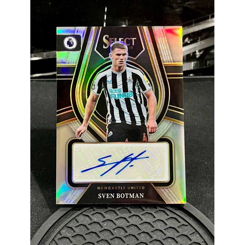 ลายเซ็นแท้ Sven Botman Select Signatures (Silver) - Panini Select Premier League 2022/23 (Newcastle)