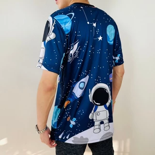 เสื้อยืดลายนักบินอวกาศบนดวงจันทร์