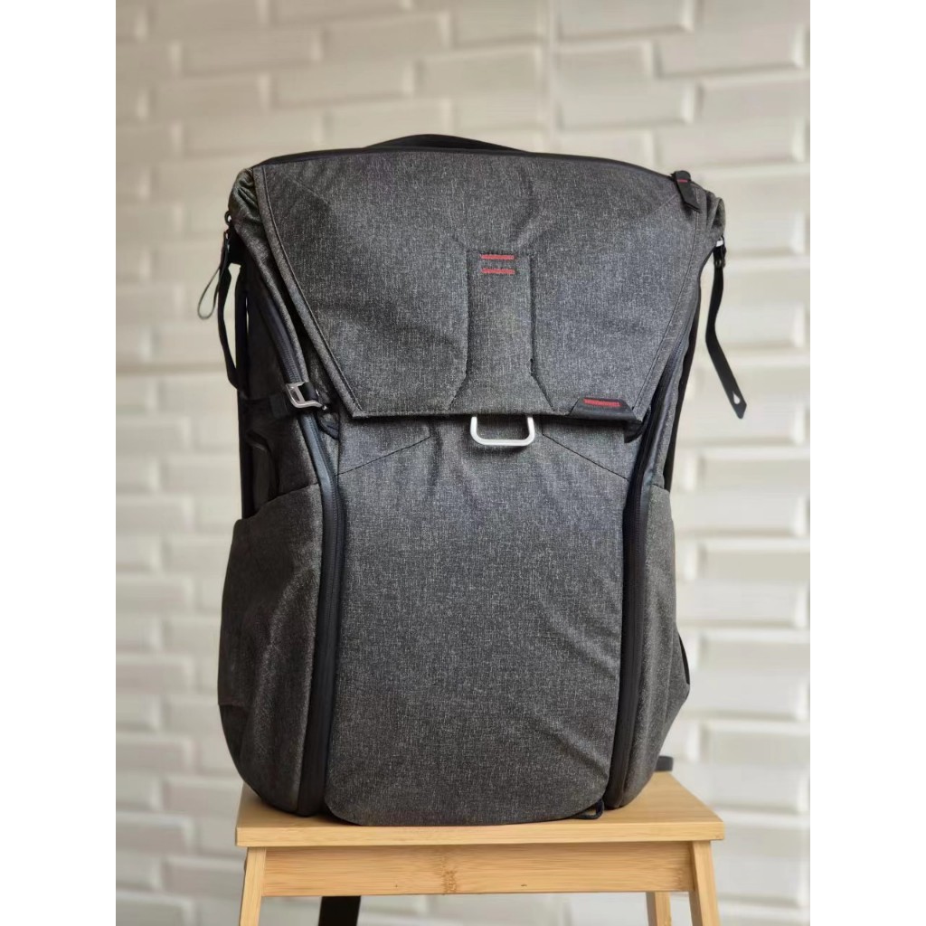 กระเป๋ากล้อง Peak Design มือสอง รุ่น Everyday Backpack 30L V1  สี Charcoal