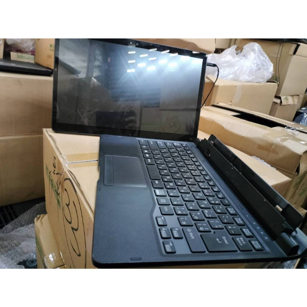 แท็บเล็ต 2in1พร้อมคีย์บร์อดFujitsu ArrowsTab Q738/SE Intel Corei3 GEN7(RAM:4GB/SSD:128GB) ขนาด13นิ้ว