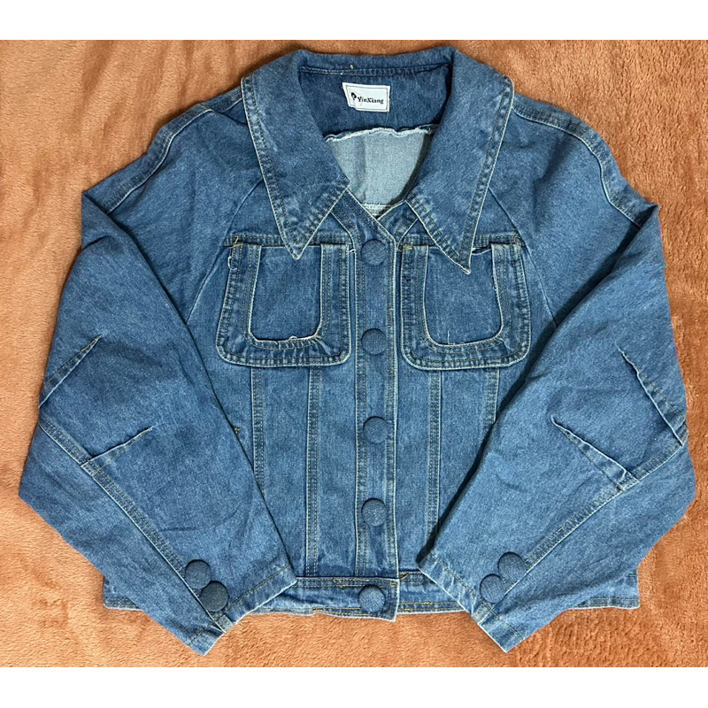 เสื้อ jacket ยีนส์ทรงครอปคอบัว