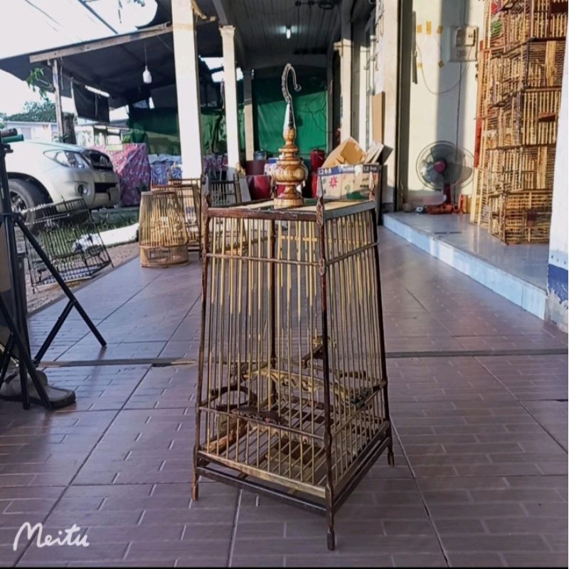 กรงคอนโด 11ซี่ ไม้ขี้เหล็ก ซี่ไม้ไผ่  งานสวย บอดี้สวย น่าใช้งาน เหมาะสำหนับใส่นก น้ำหนักดี พร้อมหัวธรรมดา