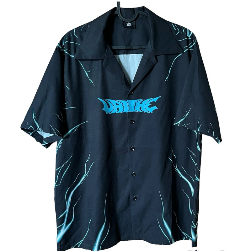 เสื้อเชิ้ต urthe รุ่นนี้ sold out ผ้าดีตำหนิเล็กด้ายรัน