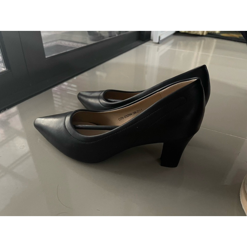 รองเท้าคัชชู สีดำ แบรนด์ D’arte