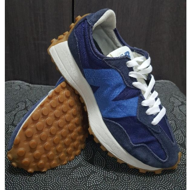 NEW BALANCE 327 รองเท้าลำลอง มือสอง size:37.5 ยาว 23 cm พร้อมส่ง