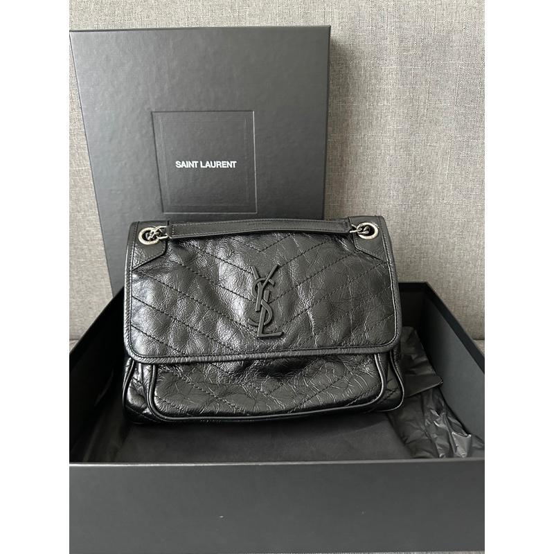 Used like new ysl niki medium y19