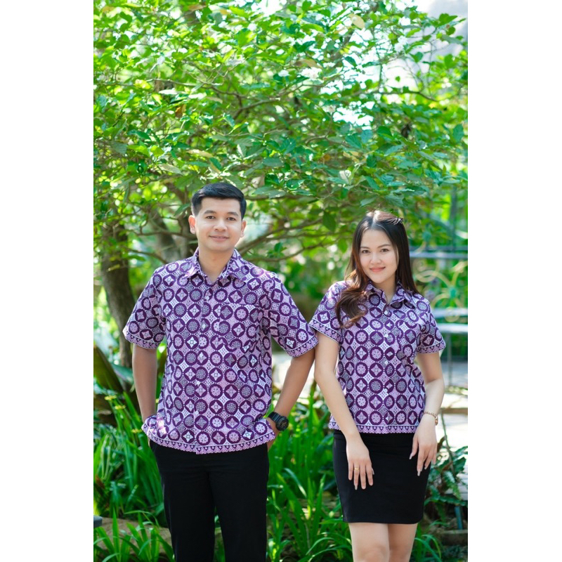 เสื้อเชิ้ตลายดอกรักราชกัญญา สีม่วง อัดกาว