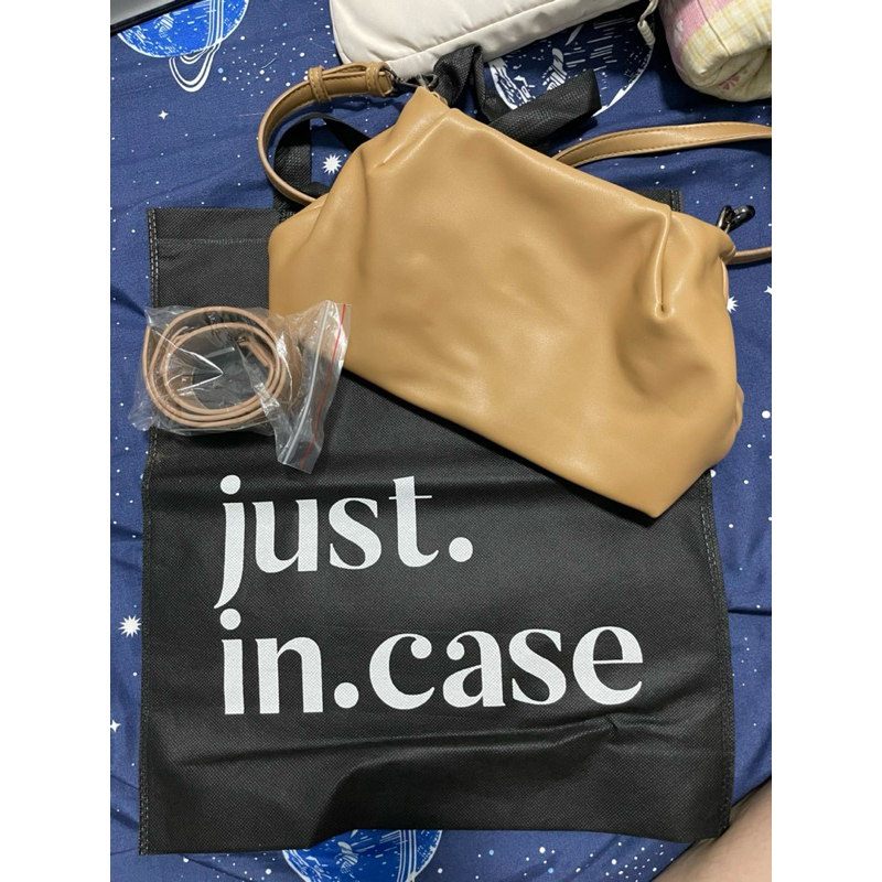 กระเป๋ามือสอง: Just in case