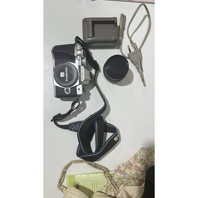 ขายกล้อง olympus em10 mark iii พร้อมอุปกรณ์