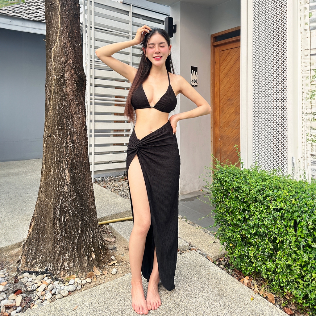 🌈MesubShop🌈ชุดเซ็ต 2 ชิ้น ชุดว่ายน้ำ ใส่ไปทะเล ผ้าเปลือกไม้ 💗 บิกีนี่ + กระโปรงแหวกแต่งบิดช่วงเอว  รุ่น เซตบีช