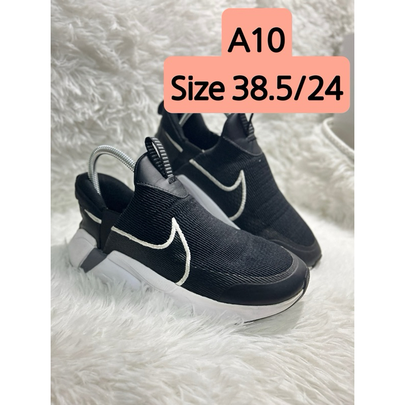 A10 รองเท้าวิ่งผ้าใบแบบสวม มือสอง แบรนด์แท้ size38.5/24