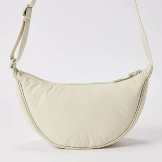 UNIQLO ของแท้ กระเป๋าสะพายไหล่ผ้าไนลอน กันละอองน้ำ / UNIQLO Round Mini Shoulder Bag