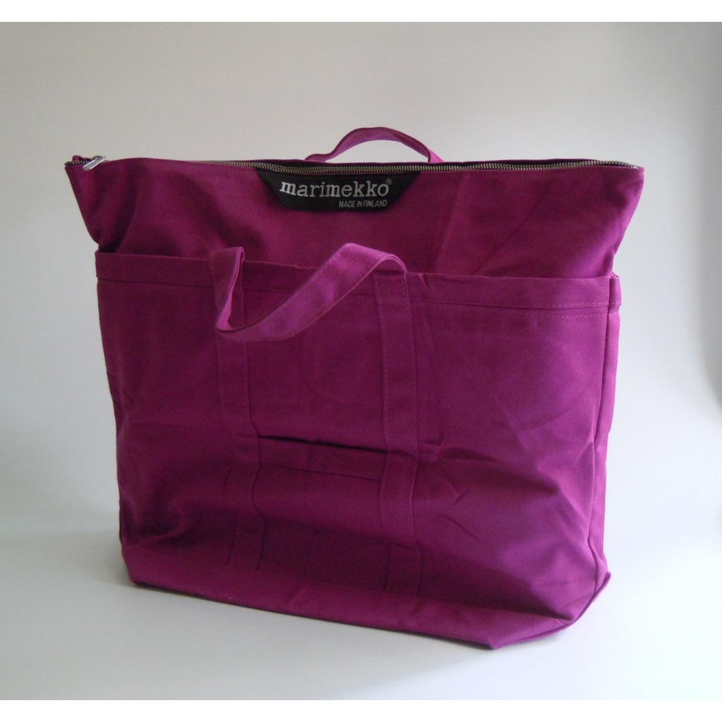 กระเป๋าแบรนด์เนมมือสอง  Marimekko Overnight Canvas Bag with Zipper ขยายเพิ่มความจุได้