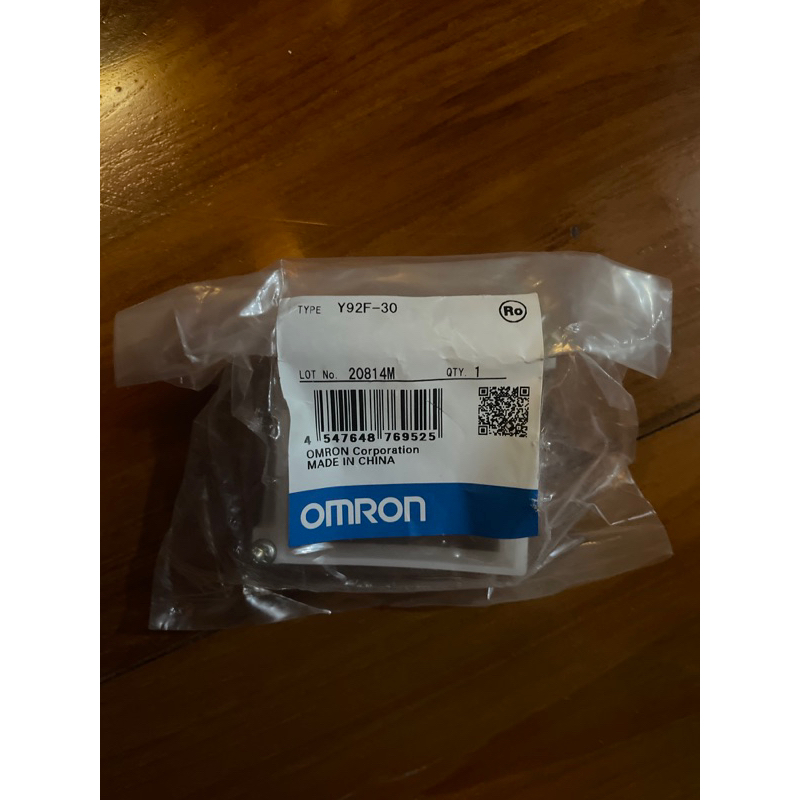 Omron Y92F-30 หน้ากาก ขนาด 48x48