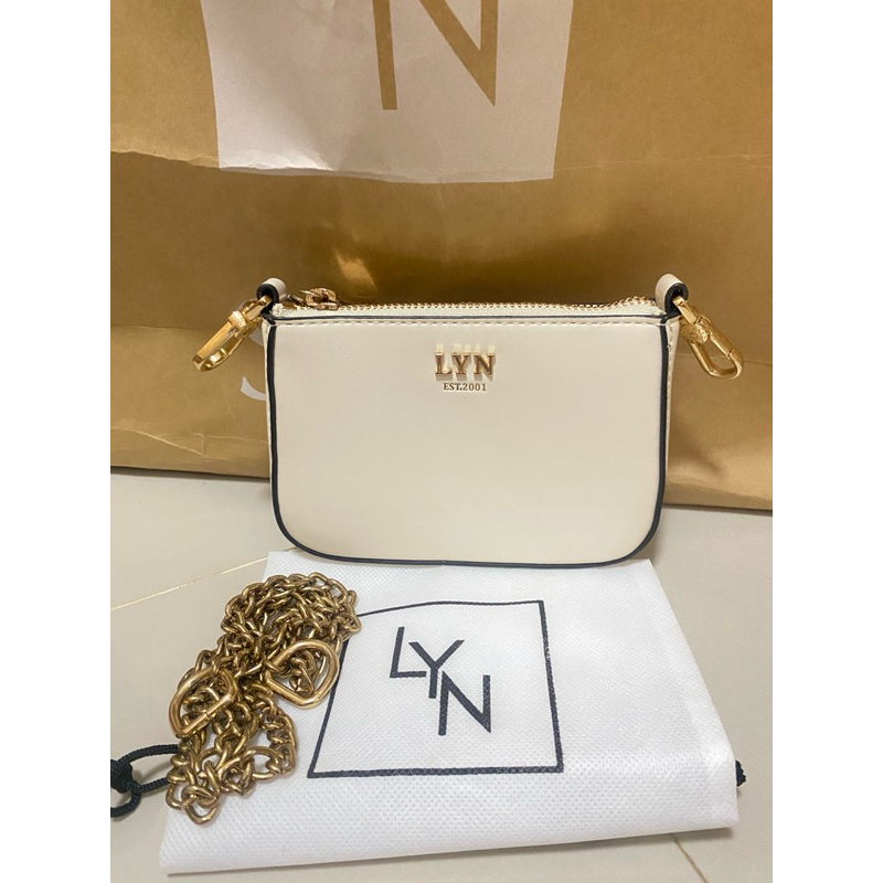 กระเป๋าสะพายข้าง lynแท้  ใบจิ๋ว