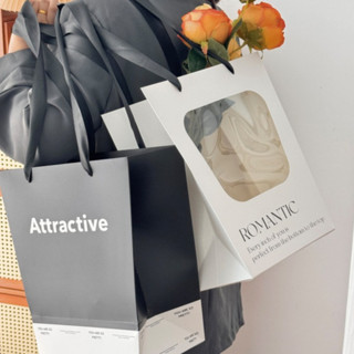 🌷สินค้าใหม่🌷ถุงใส่ของขวัญ ถุงกระดาษใส่ดอกไม้ แบบพกพา มีหูหิ้…