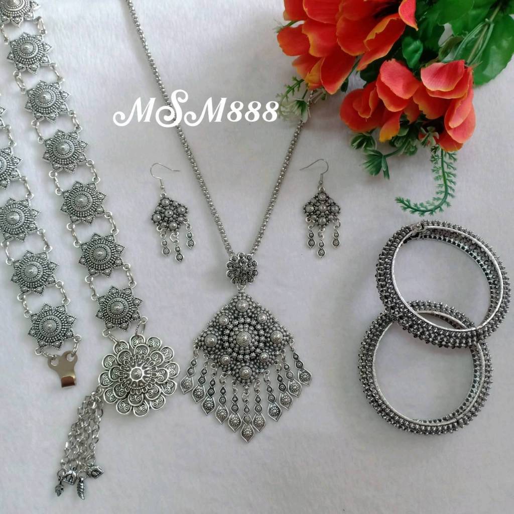 ชุดเซ็ทเครื่องประดับชุดไทยสีรมดำ set 5 ชิ้น เครื่องประดับล้านนา รหัสMSM001