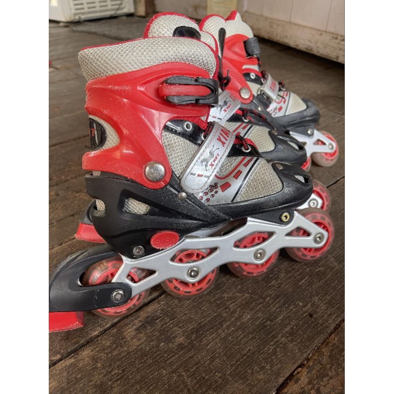 รองเท้าสเก็ต 4 ล้อ โรลเลอร์เบลด ชายหญิง คู่ละ350รองเท้าอินไลน์Roller Blade สินค้ามือสอง