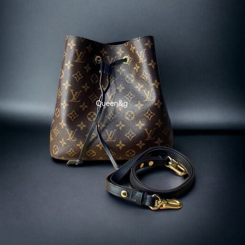 เหลือ1สี Louis Vuitton Neo noe LV หลุยส์ วิตตอง โนเอ้ กระเป๋าถือ กระเป๋าสะพาย ผู้หญิง canvas มือสอง หนังแท้ แบรนด์เนม