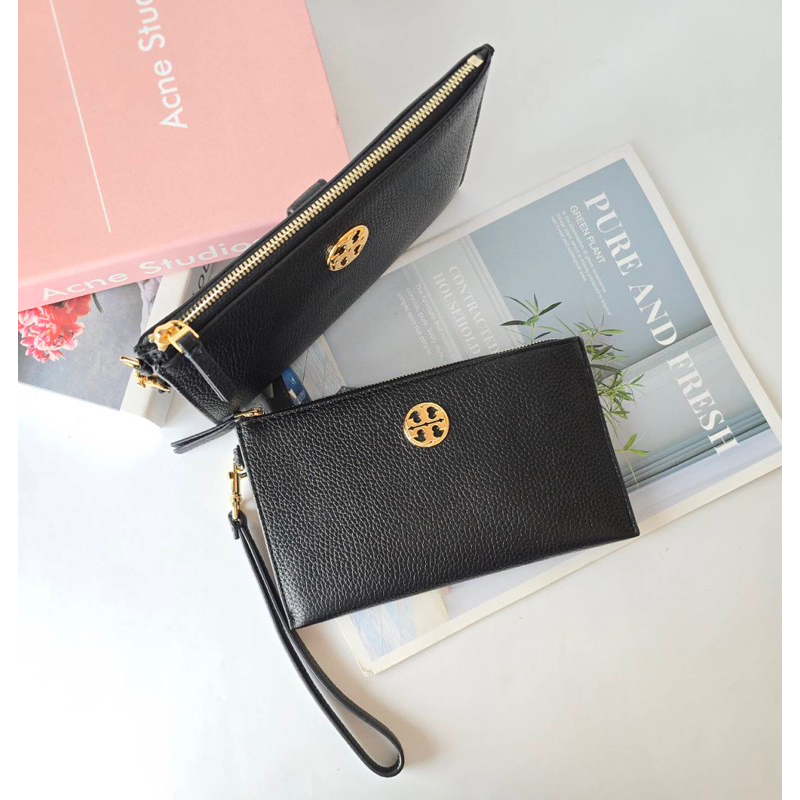 พร้อมส่ง [สด-ผ่อน]Tory Burch Chelsea Wristlet Black Pebble Leather Zip Wallet Clutch 157096