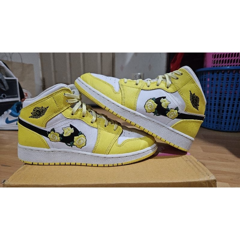 Nike Air Jordan 1 mid dynamic yellow floral มือสอง รับประกันแท้ ✅️✅️✅️