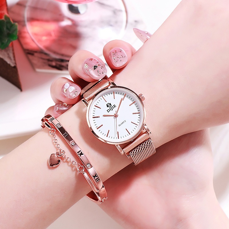[จัดส่งในกทม] ใหม่ แฟชั่นเกาหลี กุหลาบทอง กลม นาฬิกาคู่ ข้อมือผู้หญิง สายนาฬิกาโลหะ เรียบง่าย เครื่องประดับแฟชั่น Unisex