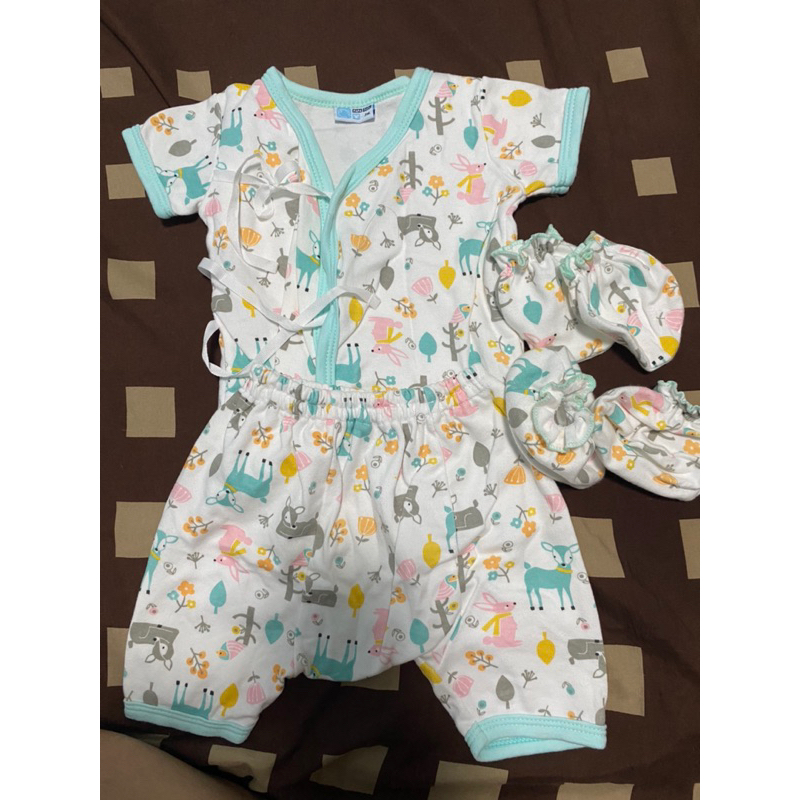 เสื้อผ้าเด็กแรกเกิด เสื้อผ้าเด็กทารกมือสอง ชุดนอนเด็กทารก แบรนด์ papa Babyไซส์ 0-3 เดือน