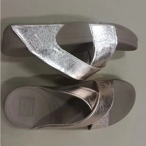 FitFlop Women (แบบสวมสายไขว) มี4สี รองเท้าแตะเพื่อสุขภาพเท้า สินค้านำเข้ารับรองพื้นนิ่ม ใส่สวยใส่สบาย พร้มส่งในไทย