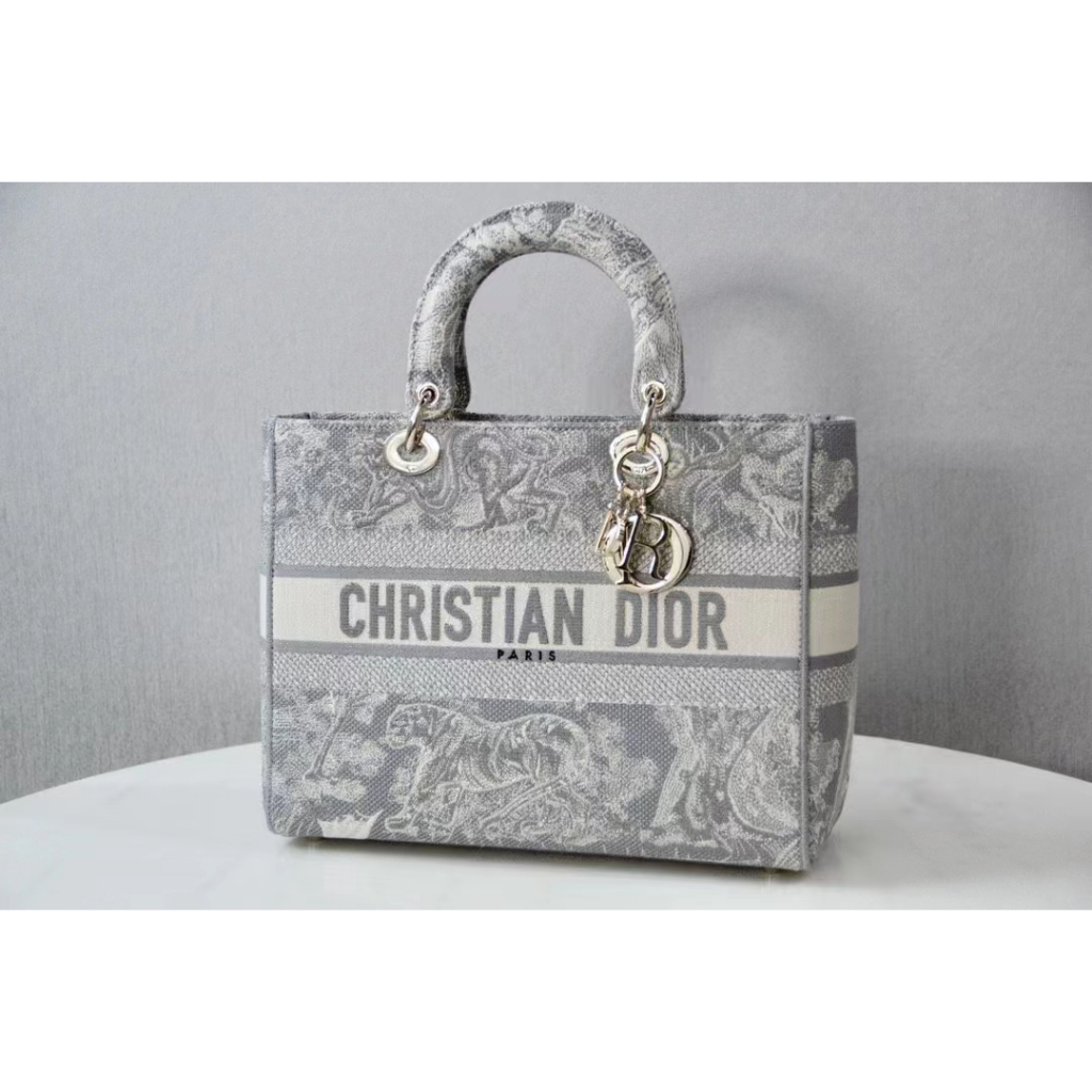 กระเป๋าแฟชั่นผู้หญิง Dior Lady D-Lite กระเป๋าถือ