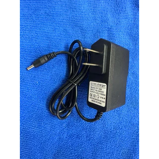 ที่ชาร์จ4.2v/ 8.4v / 12.6ｖ1000ma ใช้ชาร์จแบต(เต็มเเล้วตัด) ชาร์จเฉพาะแบตเตอรี่ ลิเทียม