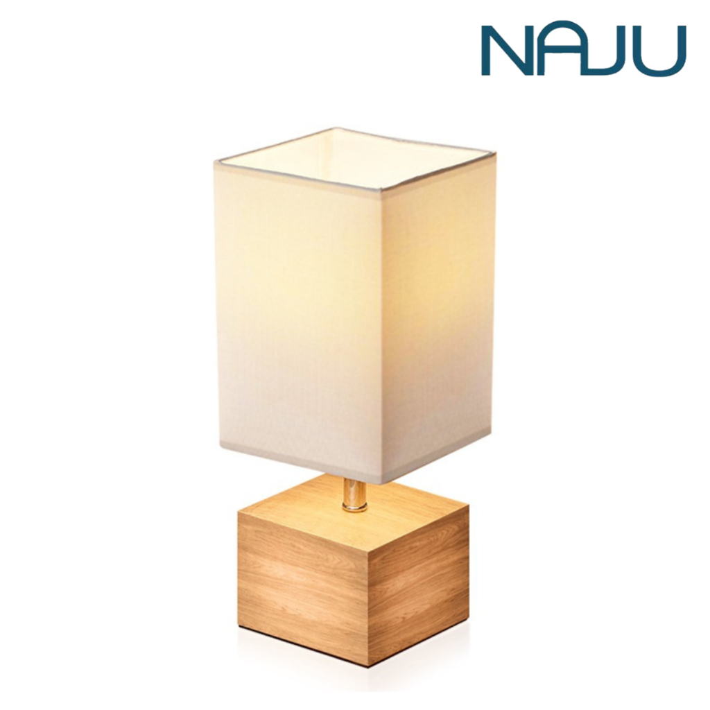 Naju โคมไฟหัวเตียง LED โคมไฟมินิมอลแต่งห้อง โคมไฟตั้งโต๊ะทรงสี่เหลี่ยม แสงอบอุ่น โคมไฟขนาดเล็กแบบไม้ Lamp