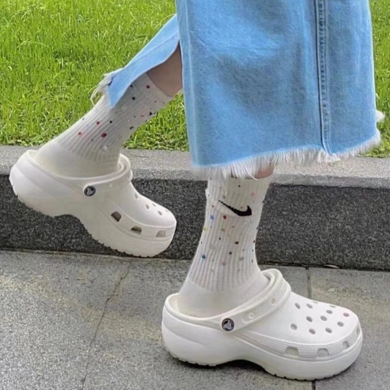 OUTLETS 🇺🇸 นำเข้าจากอเมริกา CROCS สีขาว แท Classic Platform Clog  206750