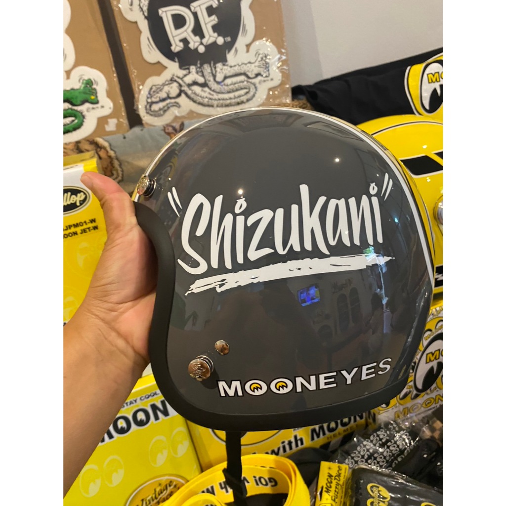 Gallop x mooneyes helmet