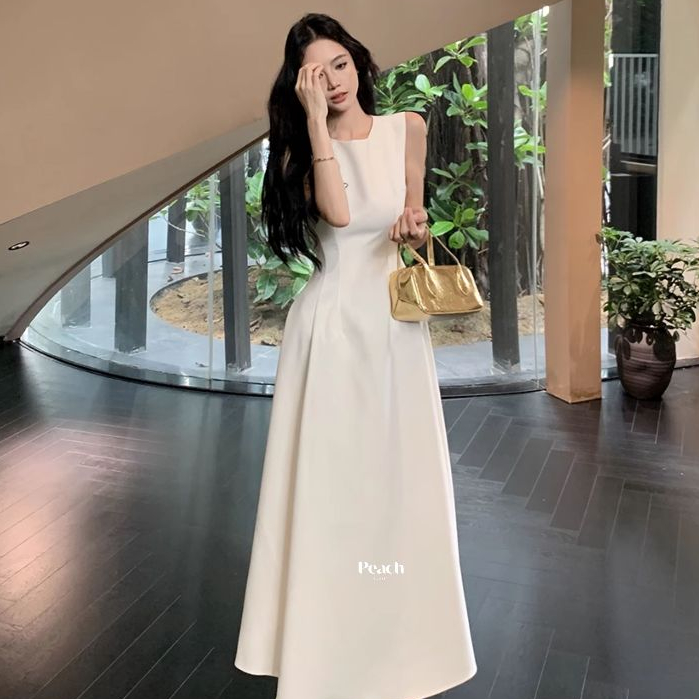 เดรสกระโปรงยาวแขนกุดเรียบหรูดูแพงมากๆ ชุดเบสิคๆ ใส่งานแต่งหรืองานมงคลอื่นๆได้