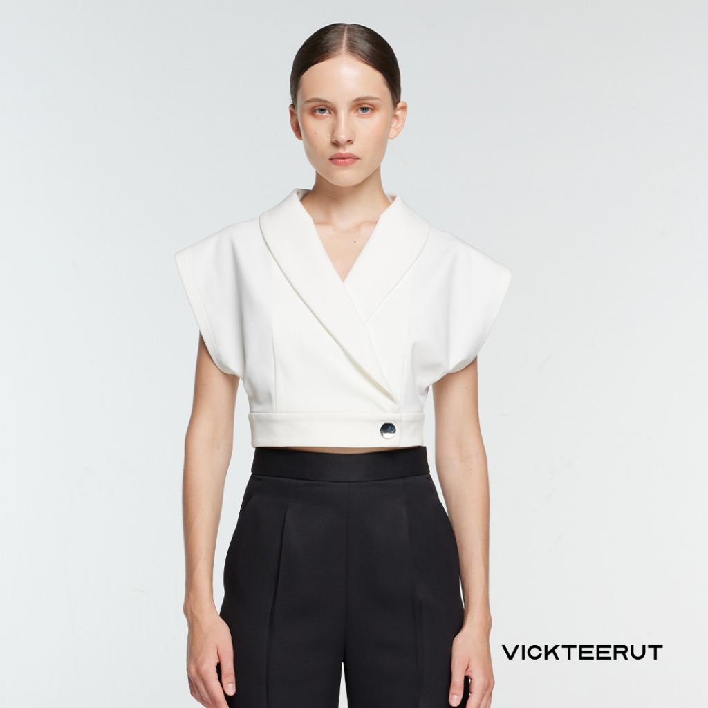 VICKTEERUT Re-Edition Cap Sleeve Collar Blouse เสื้อแขนเต่อ คอปก