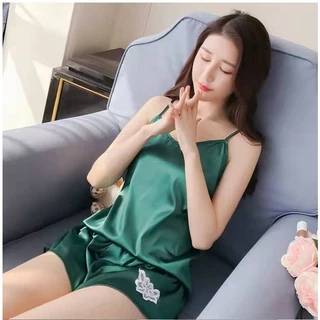 ชุดนอนสตรี ไตล์มินิมอล ผ้านุ่มผ้าดีใส่สบายๆ เสื้อสายเดี่ยว+กางเกงขาสั้น