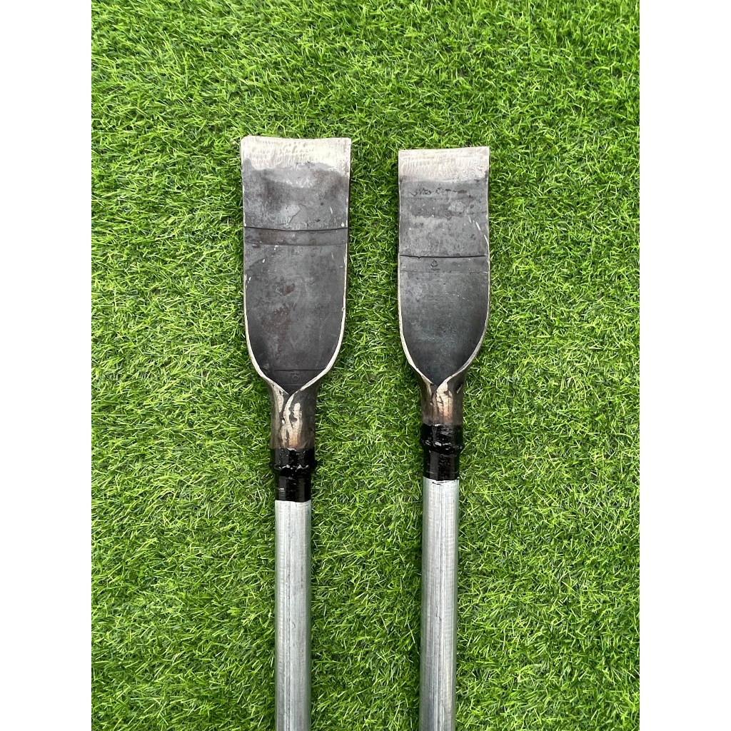 เสียมไม่มีบิ่นเวลาโดนหิน มทำมาจากเหล็กใบเลื่อย100%แข็งแรงทนทานต่อการใช้งาน