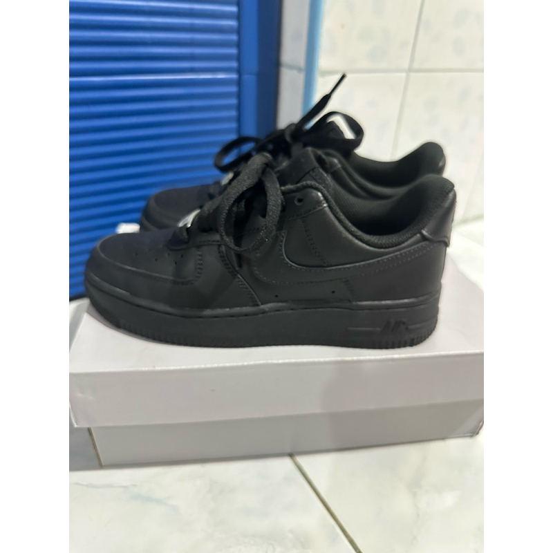 รองเท้า nike air force 1 size uk 2.5 แท้ 💯