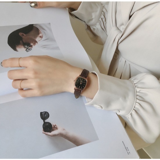 นาฬิกาข้อมือควอทซ์ หน้าปัดสี่เหลี่ยม ขนาดเล็ก เข้ากับทุกการแต่งกาย สไตล์เกาหลี แฟชั่นสําหรับผู้หญิง และนักเรียน - รูปที่ 2