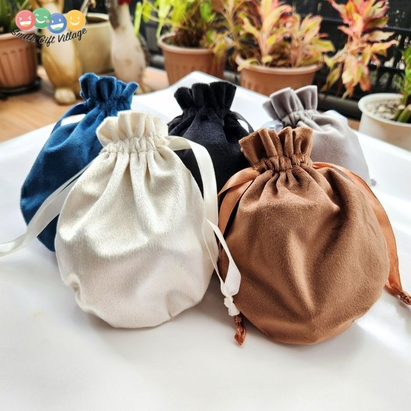 ✅พร้อมส่ง 🛻 ถุงกำมะหยี่ หูรูด ใส่เครื่องประดับ ถุงแดงตรุษจีน ถุงแดงใส่ทอง ใส่พาวเวอร์แบงค์ ใส่พระ