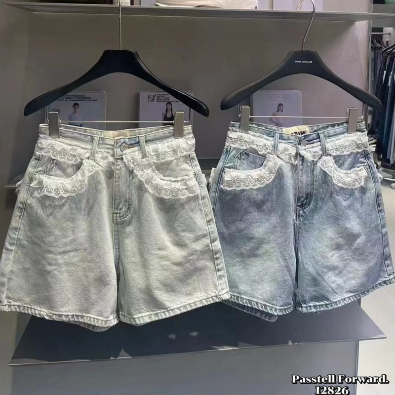 🇰🇷New🇰🇷  Korea denim laced short jeans ยีนขาสามส่วนทรงสวย ดีเทลแต่งขอบลูกไม้งานป้าย Darim น่ารักมากค