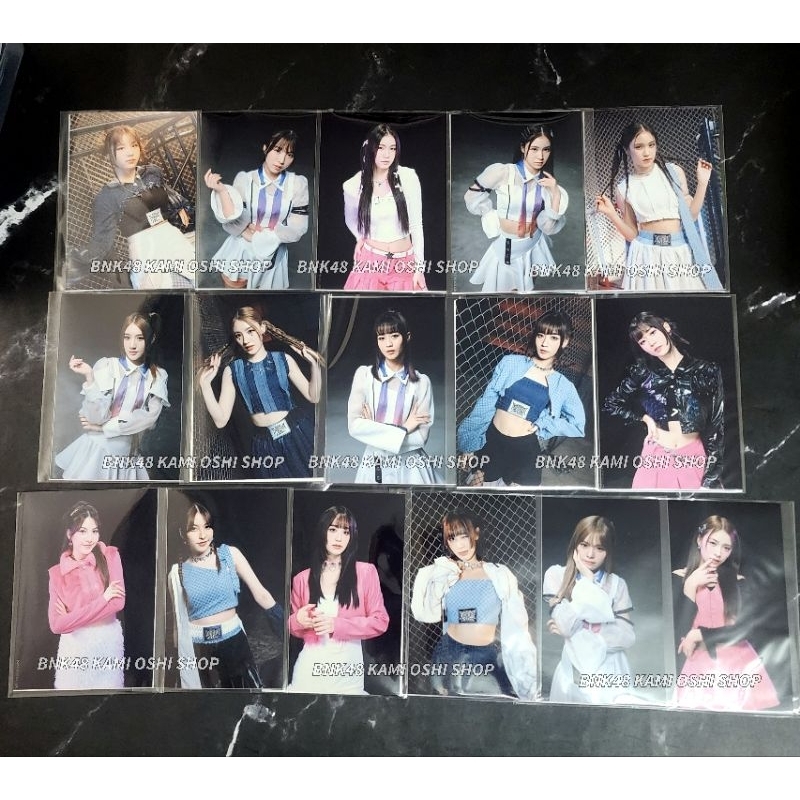 ปก Kiss me [1/3] Senbatsu BNK48 รูปสุ่ม ซิงเกิ้ล 16 : 16th Single Kiss me! ให้ชั้นได้รู้ photoset cgm48