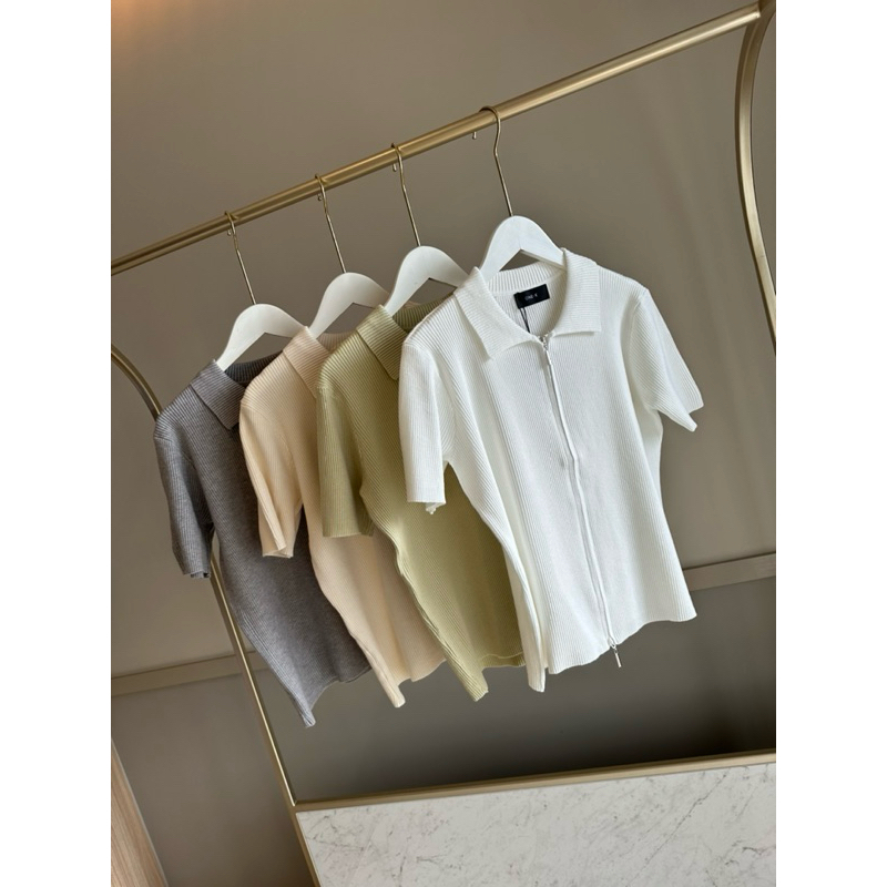 Seeingstudio | kimber polo เสื้อโปโลผ้าไหมพรม ดีเทลซิปรูดได้ 2 ทาง