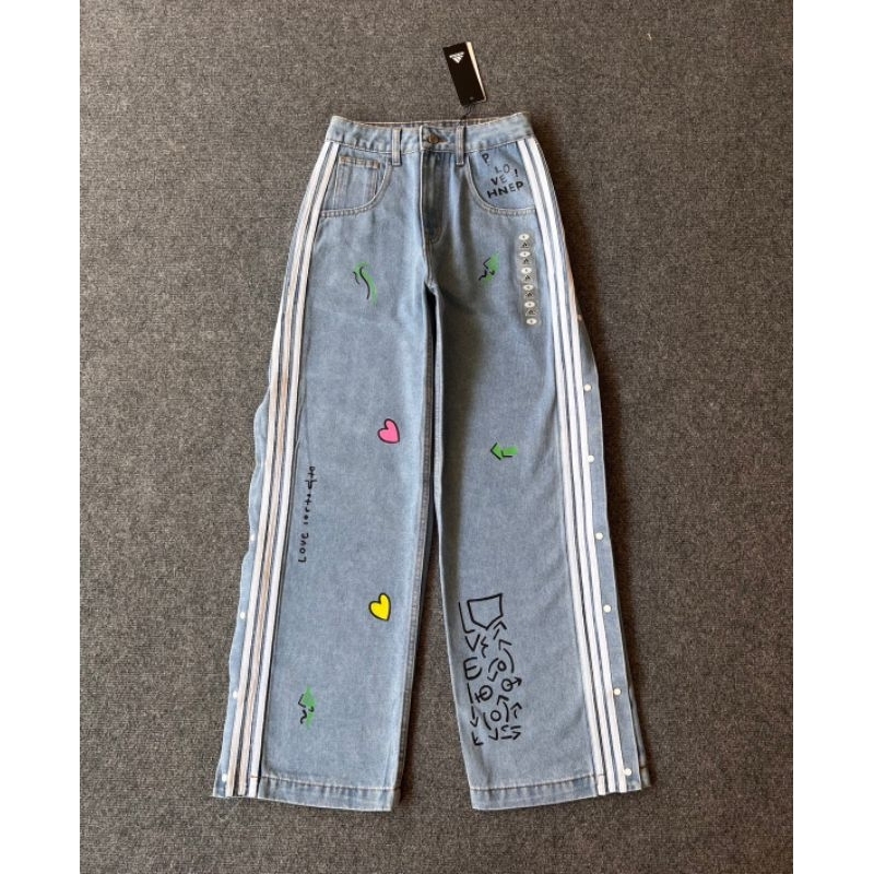 ADIDAS ✅🌈 Denim Track Pants กางเกงยีนส์ลายอาร์ตเวิร์ค สวยมากค่ะ💯💯✨💖