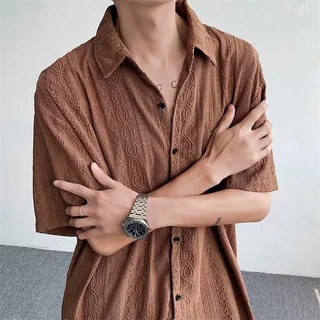 ONE-WE เสื้อเชิ้ต ทรงหลวม สไตล์เกาหลี แฟชั่นฤดูร้อน การออกแบบแกะสลักกลวง เสื้อเชิ้ตใส่สบาย แฟชั่นชาย จัดส่งที่รวดเร็ว