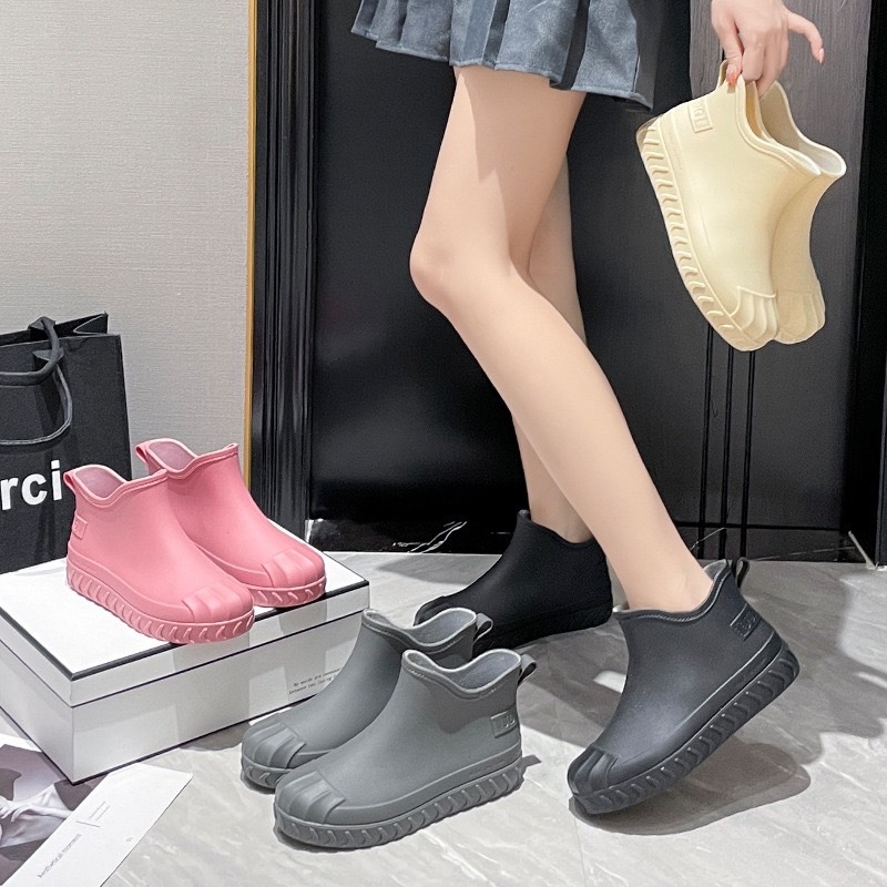 พร้อมส่งจากไทย 【GT-814】รองเท้าบูท กันฝน พื้นนิ่ม ถอดออกได้ กันน้ํา กันลื่น แฟชั่น สําหรับหน้าฝน งานดีซิลิโคนนิ่ม