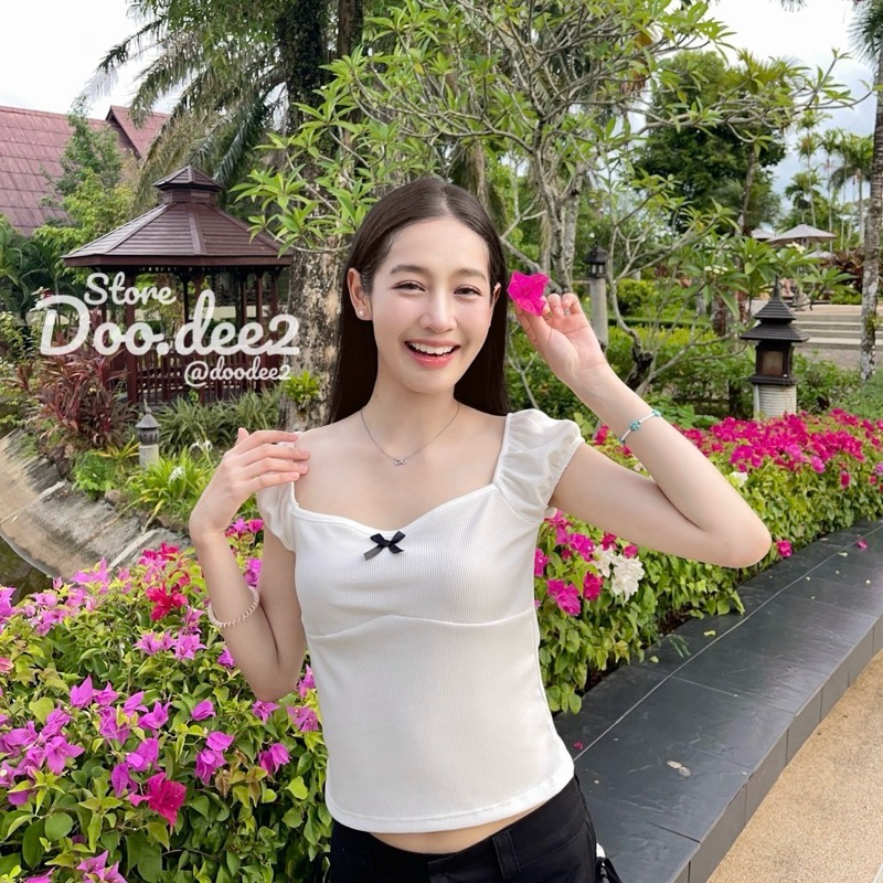♦️DOODEE2♦️เสื้อคอเหลี่ยมแขนล้ำย่นๆตรงแขน ตีเกล็ดช่วงอก ผ้าร่องเล็ก