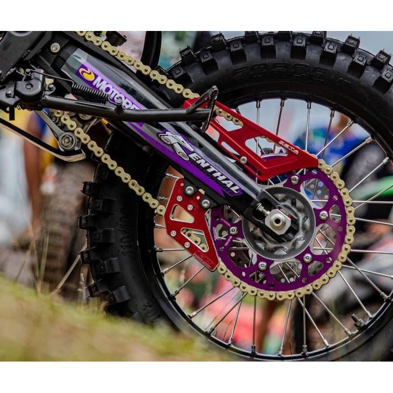 ตัวประคองโซ่แต่งอลูมิเนียม CNC FOR CRF250/300 แบบหนา อย่างดี ทนมาก รองรับได้ถึง52ฟัน
