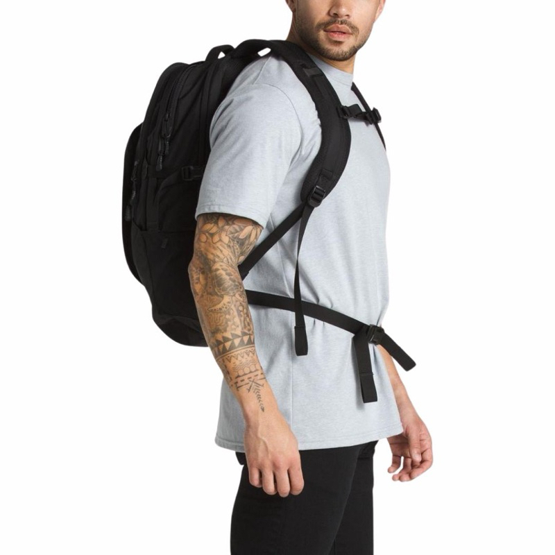 กระเป๋าเป้สะพายหลัง รุ่น TNF RESISTORU CHARGED 36L